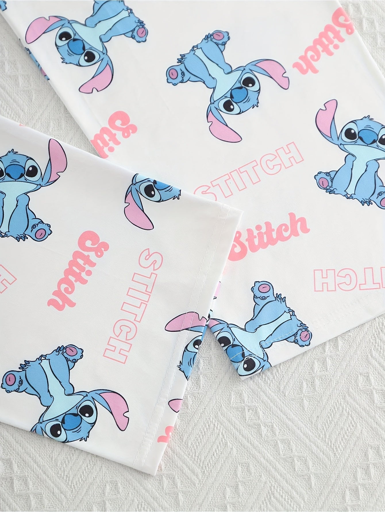 Disney Stitch Two-piece Set Women'S Sleepwear Set, White Set with Cute Cartoon Print Of Stitch Pattern, Round Neck Short Sleeved Top And Pants, Comfortable Fabric Home Suit Set, Thin Material