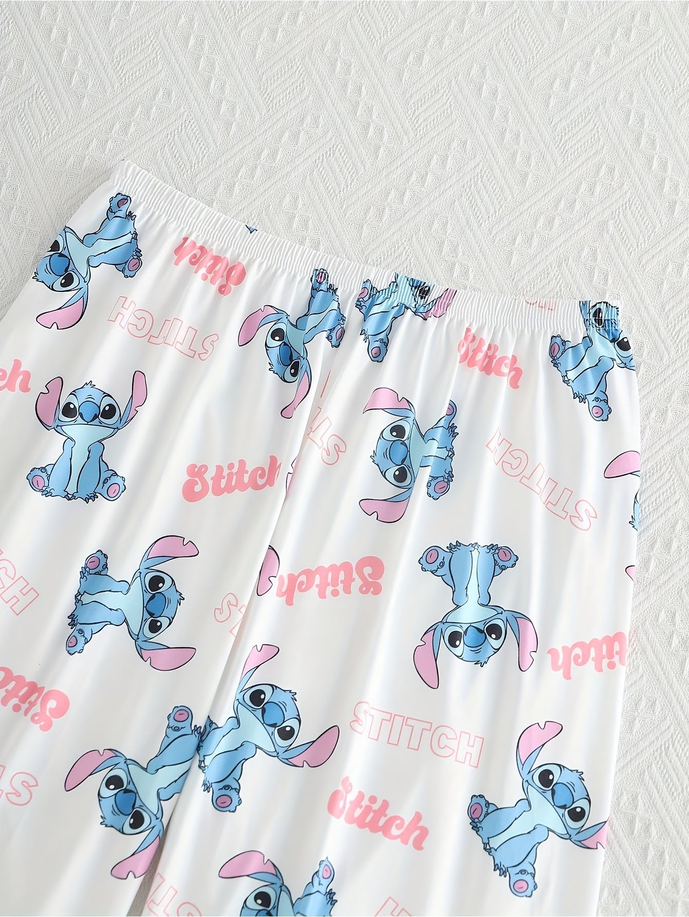 Disney Stitch Two-piece Set Women'S Sleepwear Set, White Set with Cute Cartoon Print Of Stitch Pattern, Round Neck Short Sleeved Top And Pants, Comfortable Fabric Home Suit Set, Thin Material