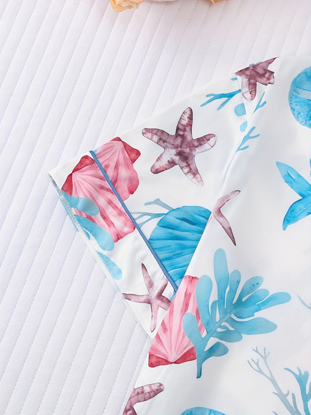 Two Piece Women'S Elegant Polyester Pajama Set, Knitted Fabric, Comfortable For All Seasons, Short Sleeved Button Top, Collar And Same Shorts, With Starfish Seaweed Print And Pocket Details, Suitable For Adult Pajama Set