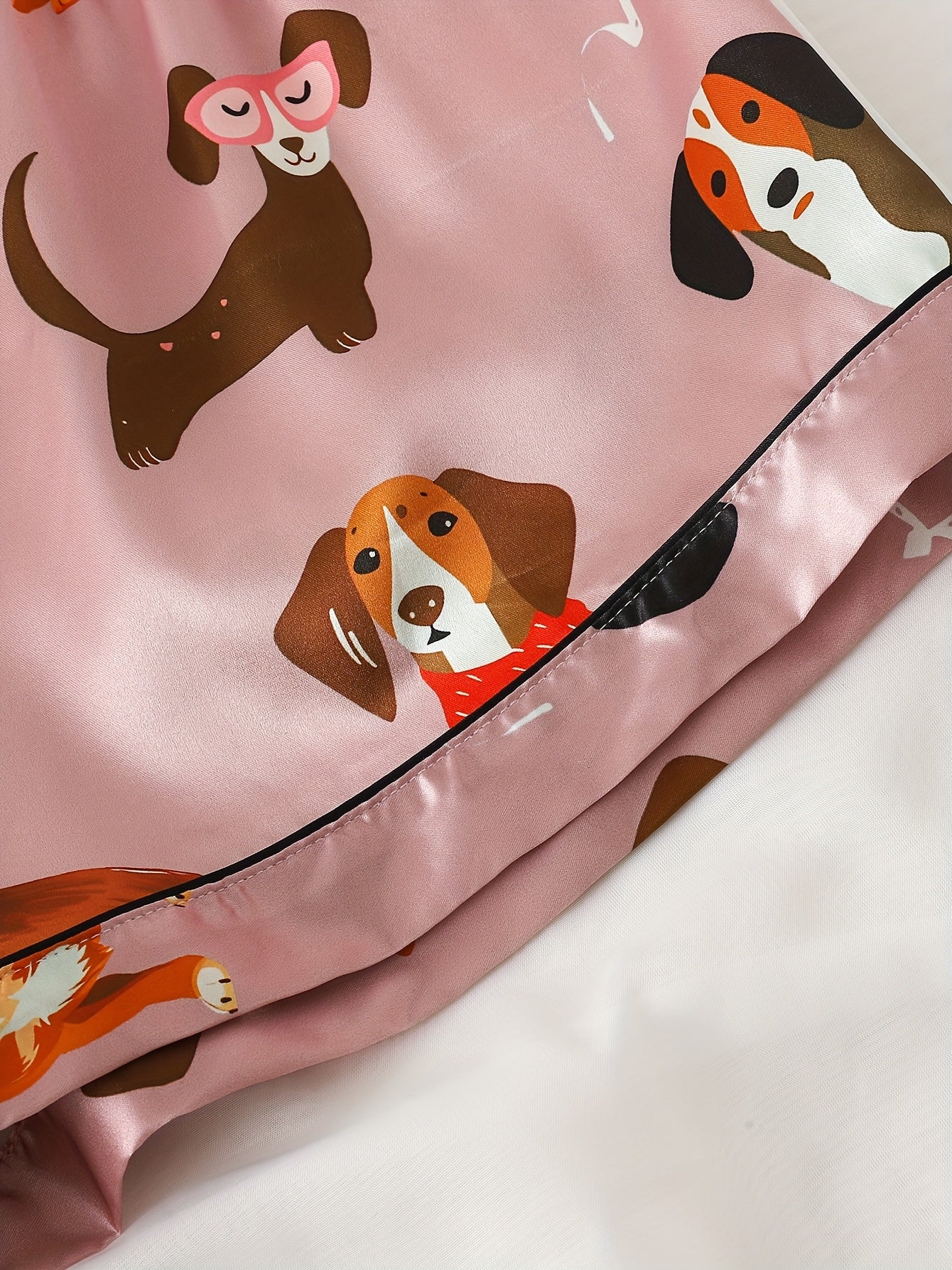 Ladies' Two-piece Satin Pajamas Set In Red Bean Paste Color with A Small Dog Pattern, Ladies' Two-piece Short-sleeved Stand-up Collar Top Paired with Shorts, Ladies' Pajamas for Home Wear, Two-piece Women'S Set