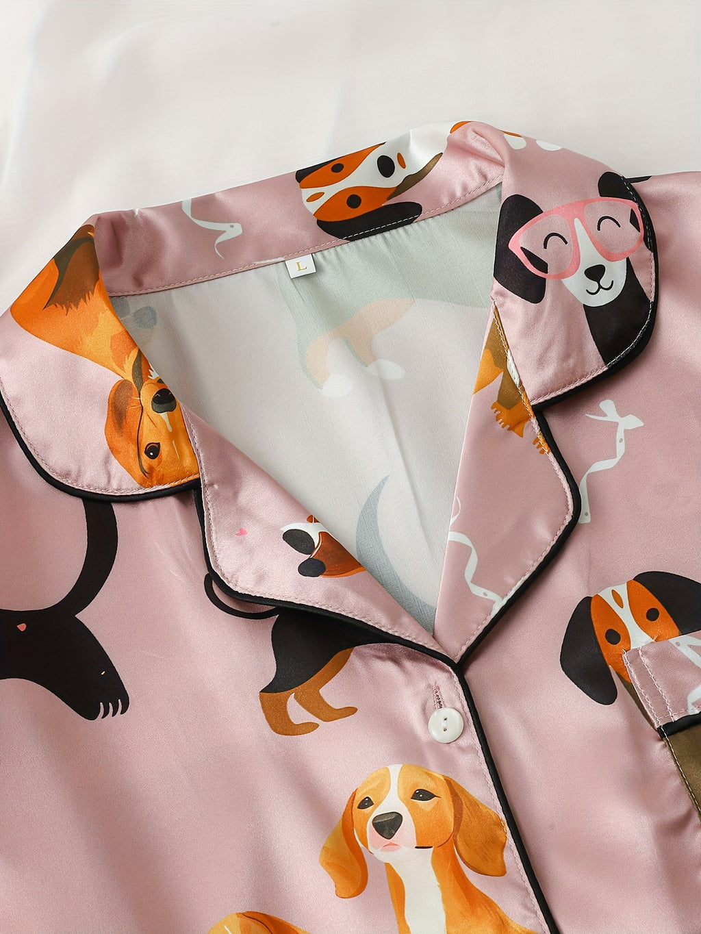 Ladies' Two-piece Satin Pajamas Set In Red Bean Paste Color with A Small Dog Pattern, Ladies' Two-piece Short-sleeved Stand-up Collar Top Paired with Shorts, Ladies' Pajamas for Home Wear, Two-piece Women'S Set