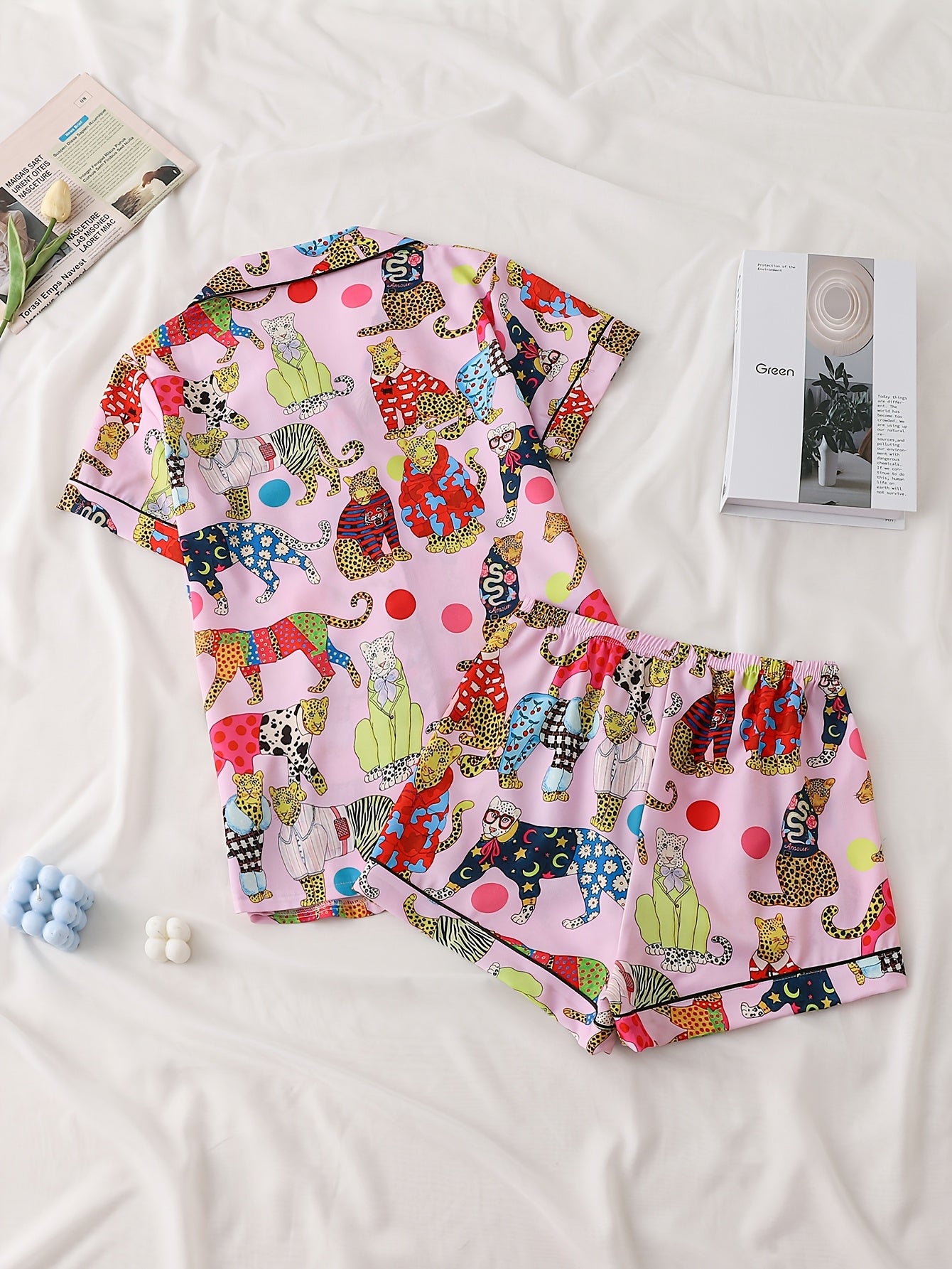Ladies' Two-piece Satin Pajama Set with Colorful Leopard Pattern, Women's 2pcs Short-sleeved Stand Collar Top Paired with Shorts, Women's Pajamas for Home Wear, Two-piece Women's Set