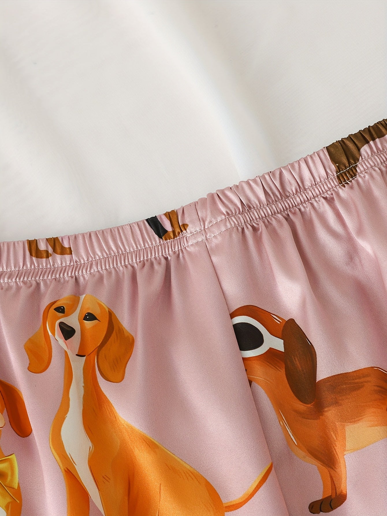 Ladies' Two-piece Satin Pajamas Set In Red Bean Paste Color with A Small Dog Pattern, Ladies' Two-piece Short-sleeved Stand-up Collar Top Paired with Shorts, Ladies' Pajamas for Home Wear, Two-piece Women'S Set